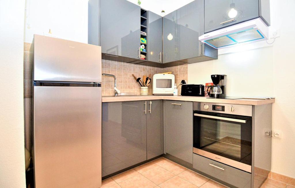 Appartement 3 Min A Pied Du Centre D'Uzes Parking Piscine Exteriör bild