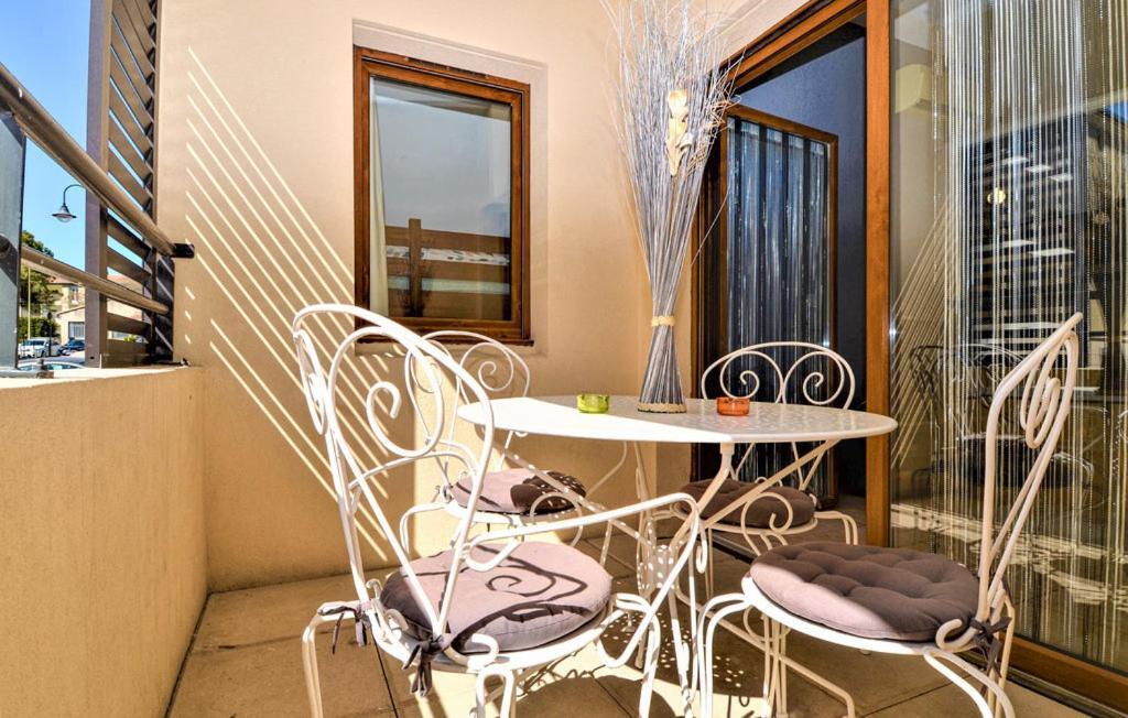 Appartement 3 Min A Pied Du Centre D'Uzes Parking Piscine Exteriör bild